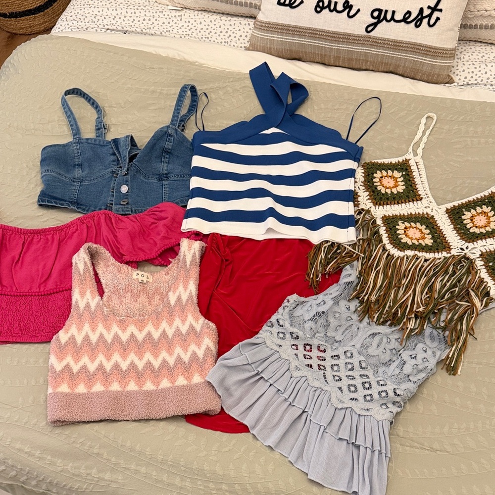 Set of 7 random tops/crop tops all go together